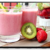 Strawberry Kiwi Fruit Smoothie