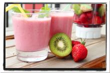 Strawberry Kiwi Fruit Smoothie